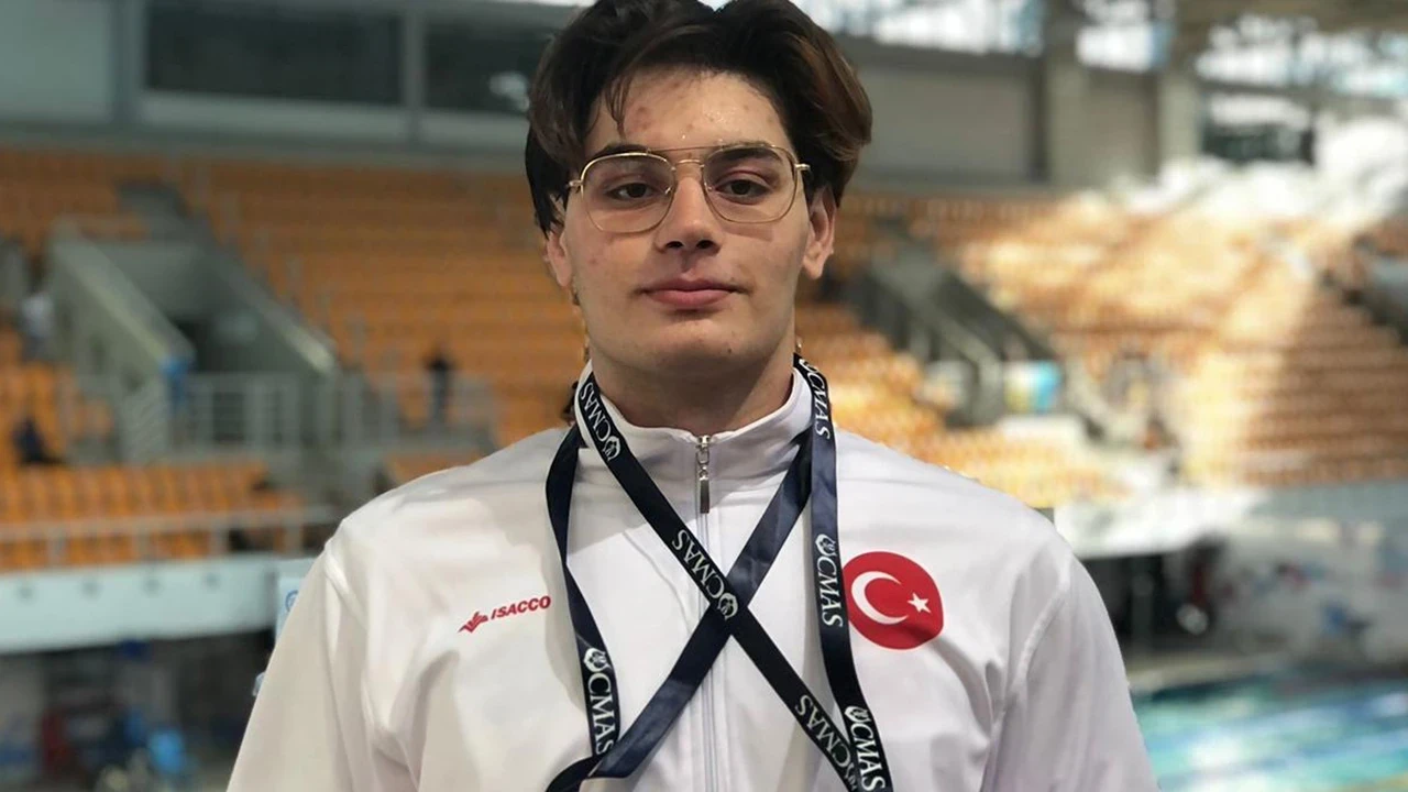 Milli sualtı sporcusu Kaan Efe Kaya dünya ikincisi oldu