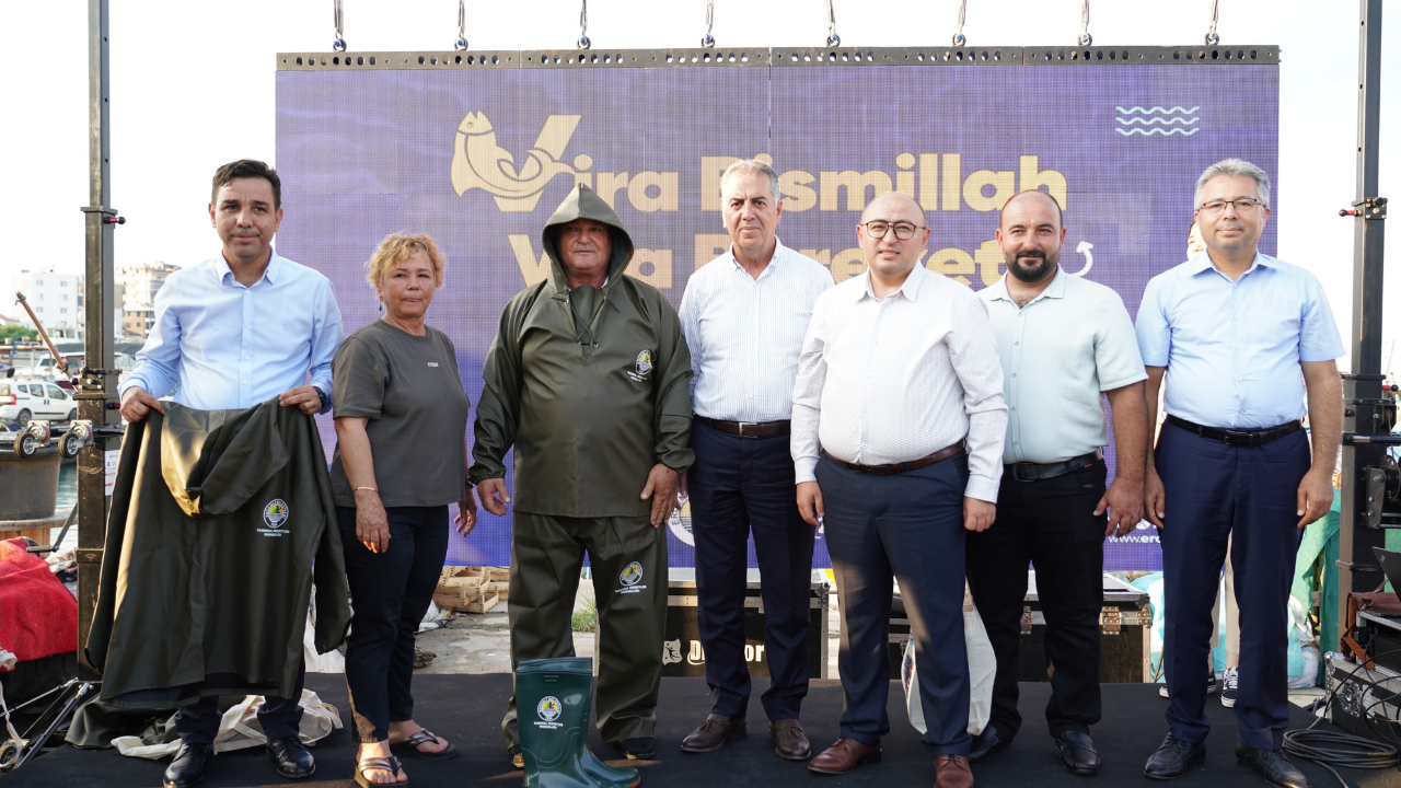 MHP'li Erdemli Belediyesi’nden balıkçılara 646 adet ekipman desteği