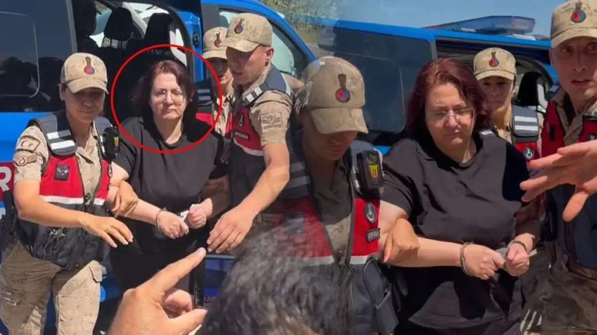 Gülistan Doku dosyasında '4 koli' bilmecesi! Vali konutunda neler yaşandı? "Hemen çıkın"