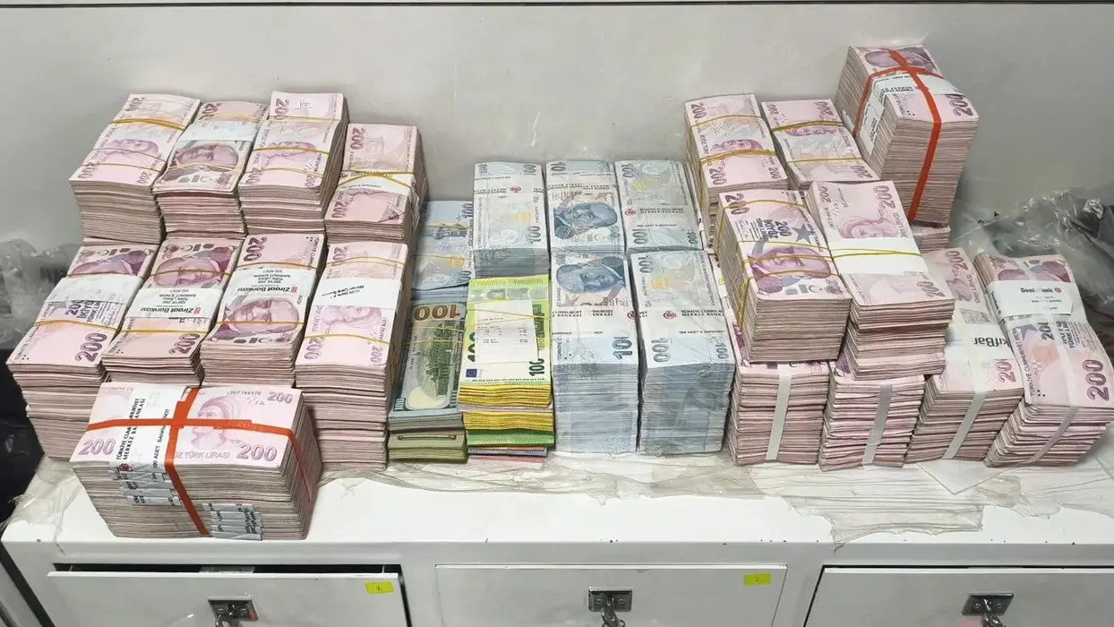Yasa dışı bahis ağına darbe: Finans evlerine operasyon düzenlendi