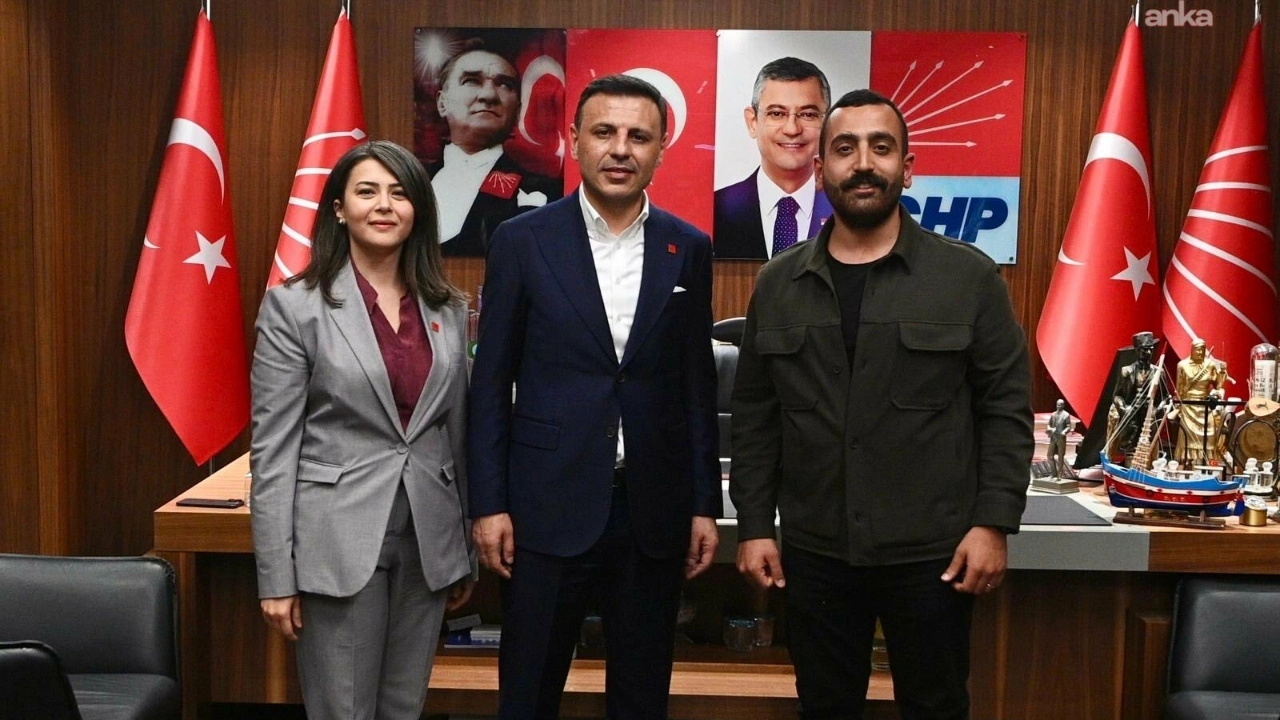 Özgür Çelik'ten CHP İstanbul İl Yönetimine tepki: Atama yapma hakkını nereden buluyor?