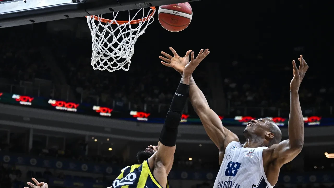 Fenerbahçe Beko Anadolu Efes maçı kaç kaç bitti?
