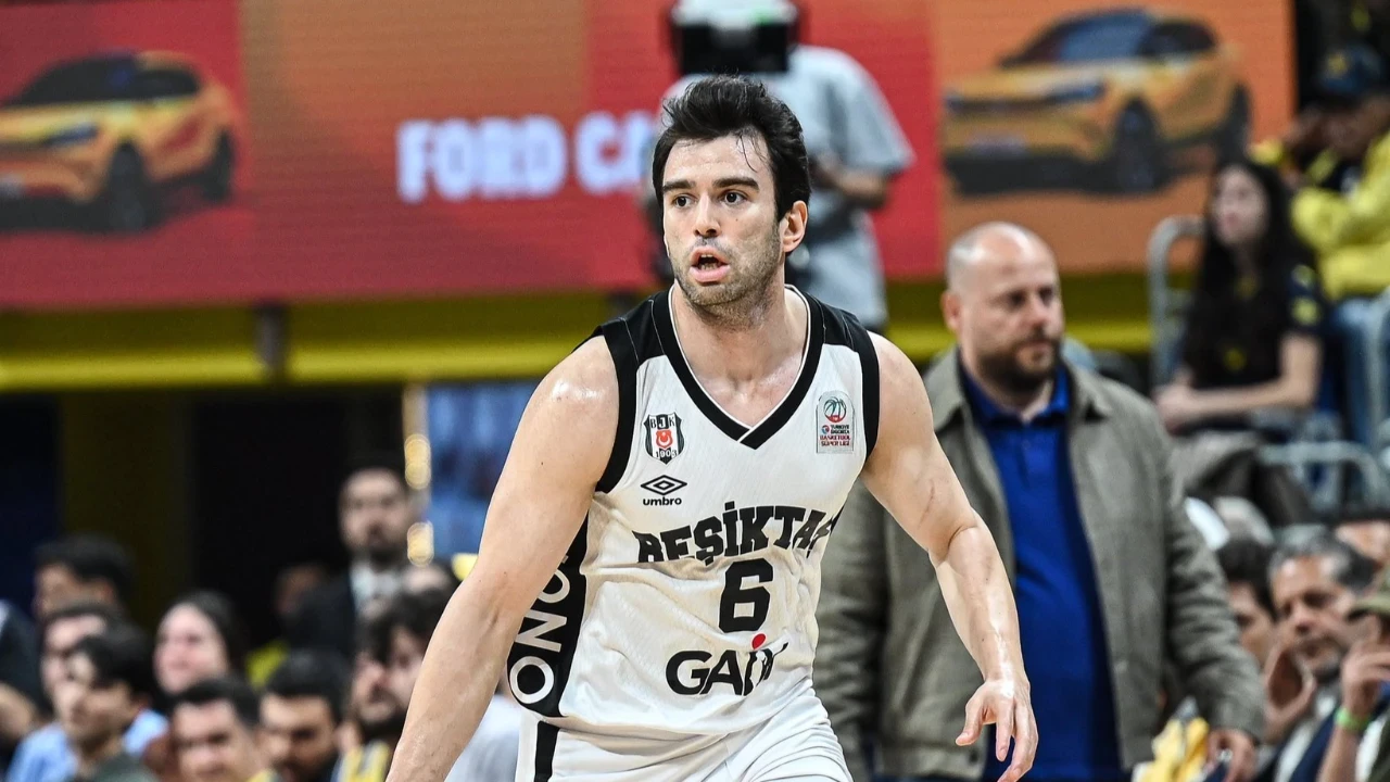 Beşiktaşlı basketçinin Fenerbahçe üyesi annesinden olay iddia: Oğluma mobbing uygulandı
