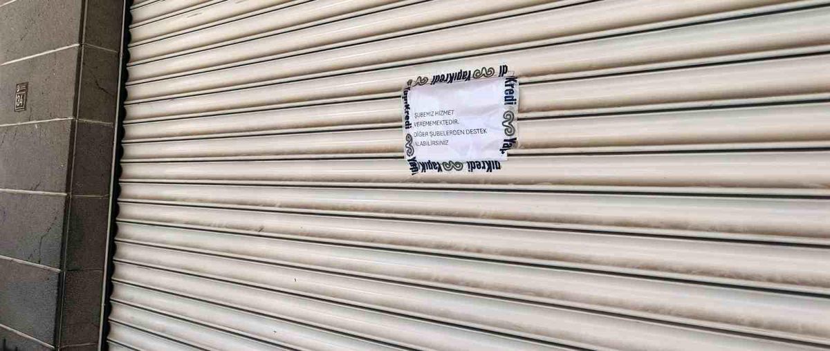 Diyarbakır'da Yapı Kredi Bankası Şubesi'ne silahlı saldırı