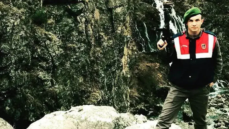 Uzman çavuş kazada hayatını kaybetti