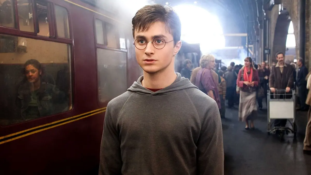 Harry Potter büyüsü yeniden sinemalarda: İlk film 25. yılına özel vizyona dönüyor