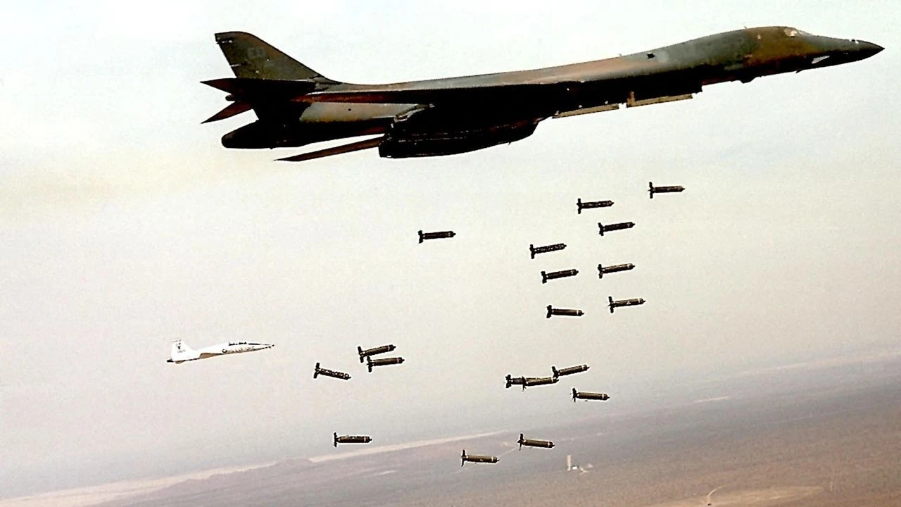 ABD basını: ABD, İran'da yeniden B-1 bombardıman uçakları kullanmaya başladı