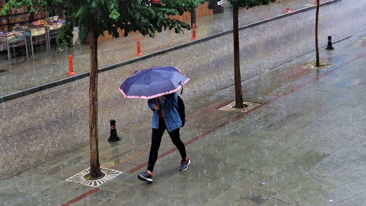 Meteoroloji açıkladı: Bir çok kentte gök gürültülü sağanak bekleniyor