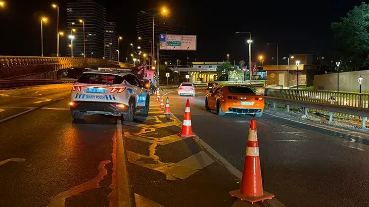 İstanbul'da 15 Temmuz Şehitler Köprüsü ve bazı yollar trafiğe kapatıldı