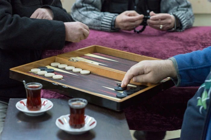 Yargıtay’dan tarihi karar! Kahvehaneye giden eş ‘ağır kusurlu’ bulundu... Bu hüküm neleri değiştirecek?