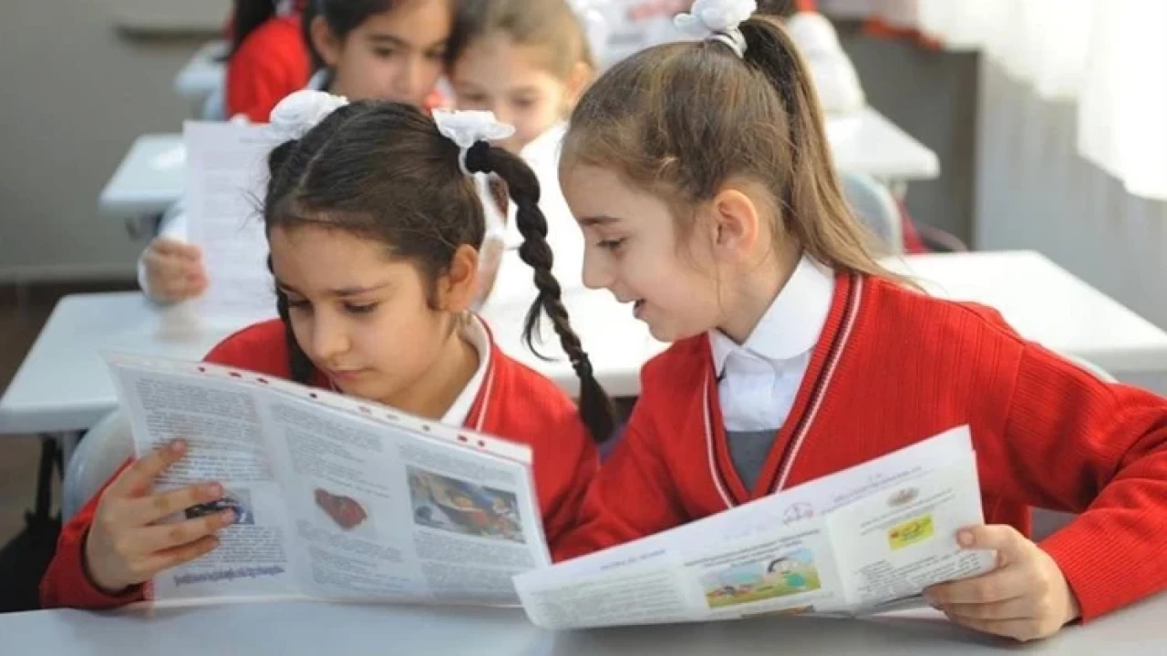 Karne tebrik mesajları 2026: Karne alan öğrenciye en güzel, başarılı temennili mesajlar ve esprili sözler...