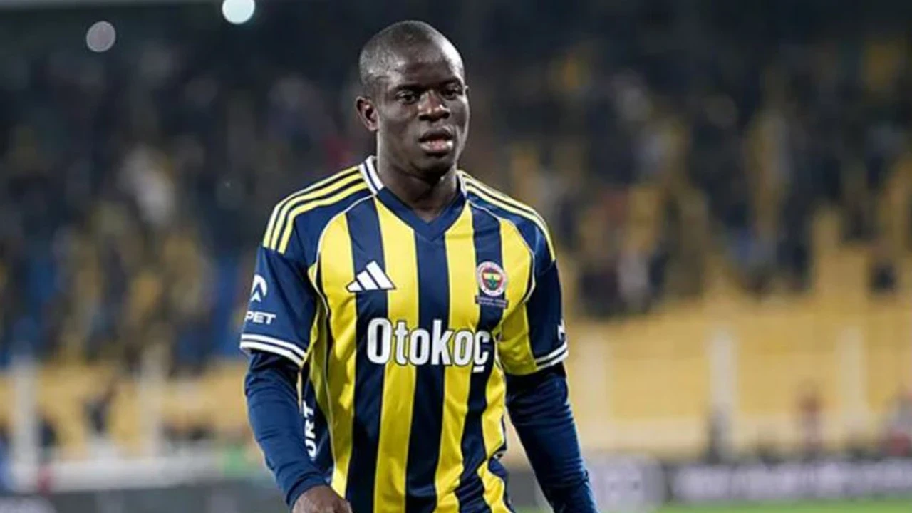 Fenerbahçe'de ilk ayrılık Kante olmadı! Gidecek yıldızın menajeri İstanbul'da