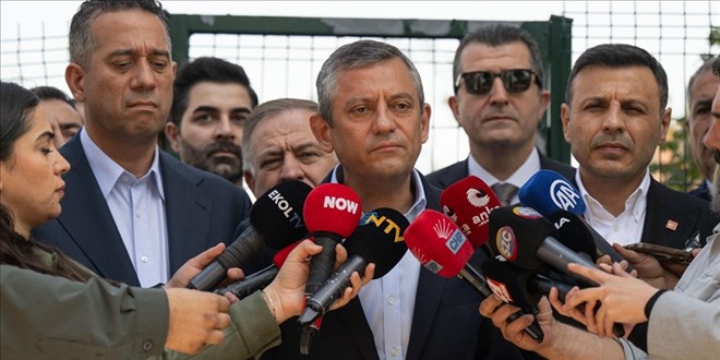Özgür Özel'den yeni parti açıklaması: Bir tane yetmez
