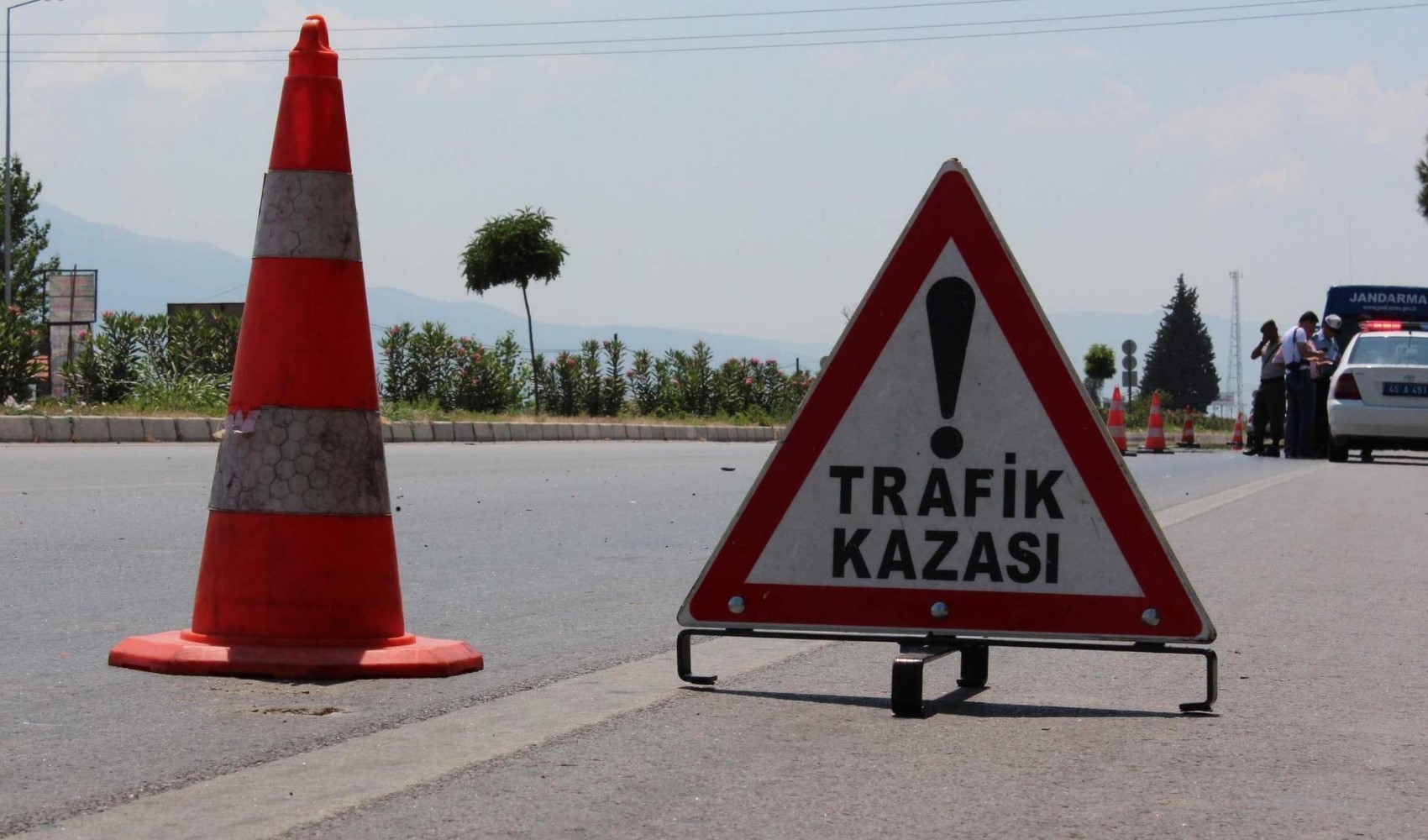 Mısır’da tur otobüsü kamyona çarptı: 26 Türk vatandaşı yaralandı