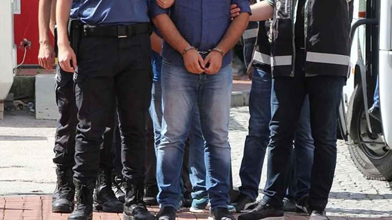 FETÖ’nün güncel finans yapılanmasına baskın: 11 mankurt tutuklandı