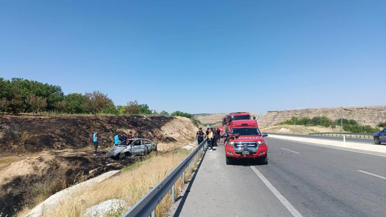 Bariyerlere çarpan otomobil alev topuna döndü: 1 ölü, 1 ağır yaralı