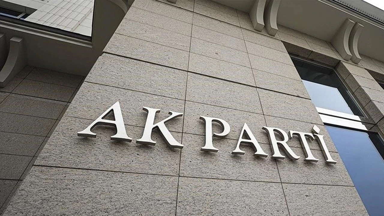 Ankara kulisleri hareketlendiren gelişme! İki belediye başkanı AK Parti yolunda! İşte geçecekleri tarih...