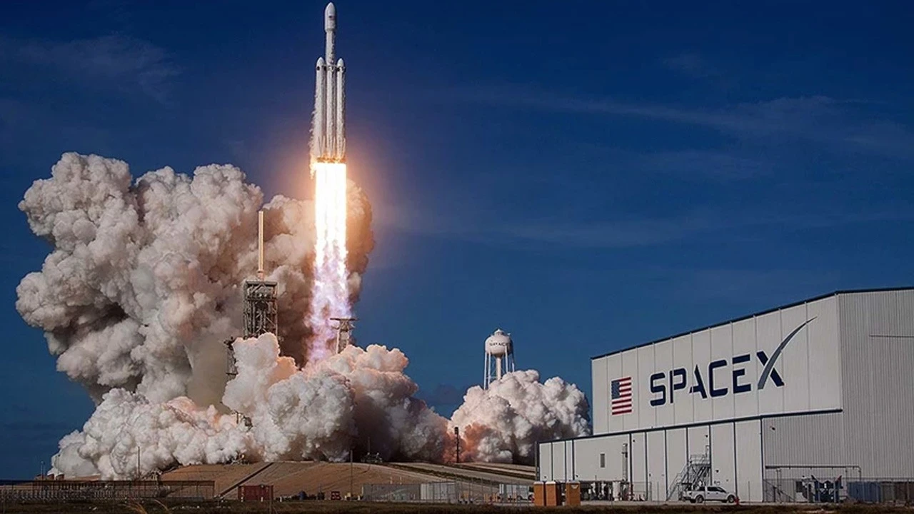 SpaceX, Pentagon için nasıl stratejik bir ortak haline geldi?
