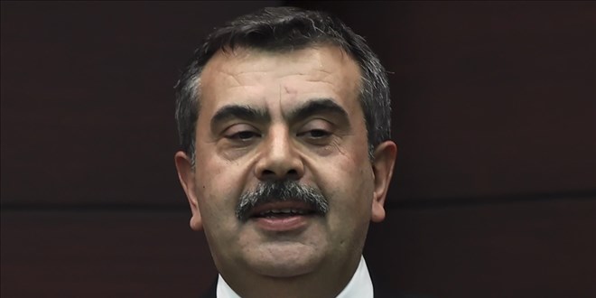 Bakan Tekin, mesleki çalışma programında öğretmenlere hitap etti