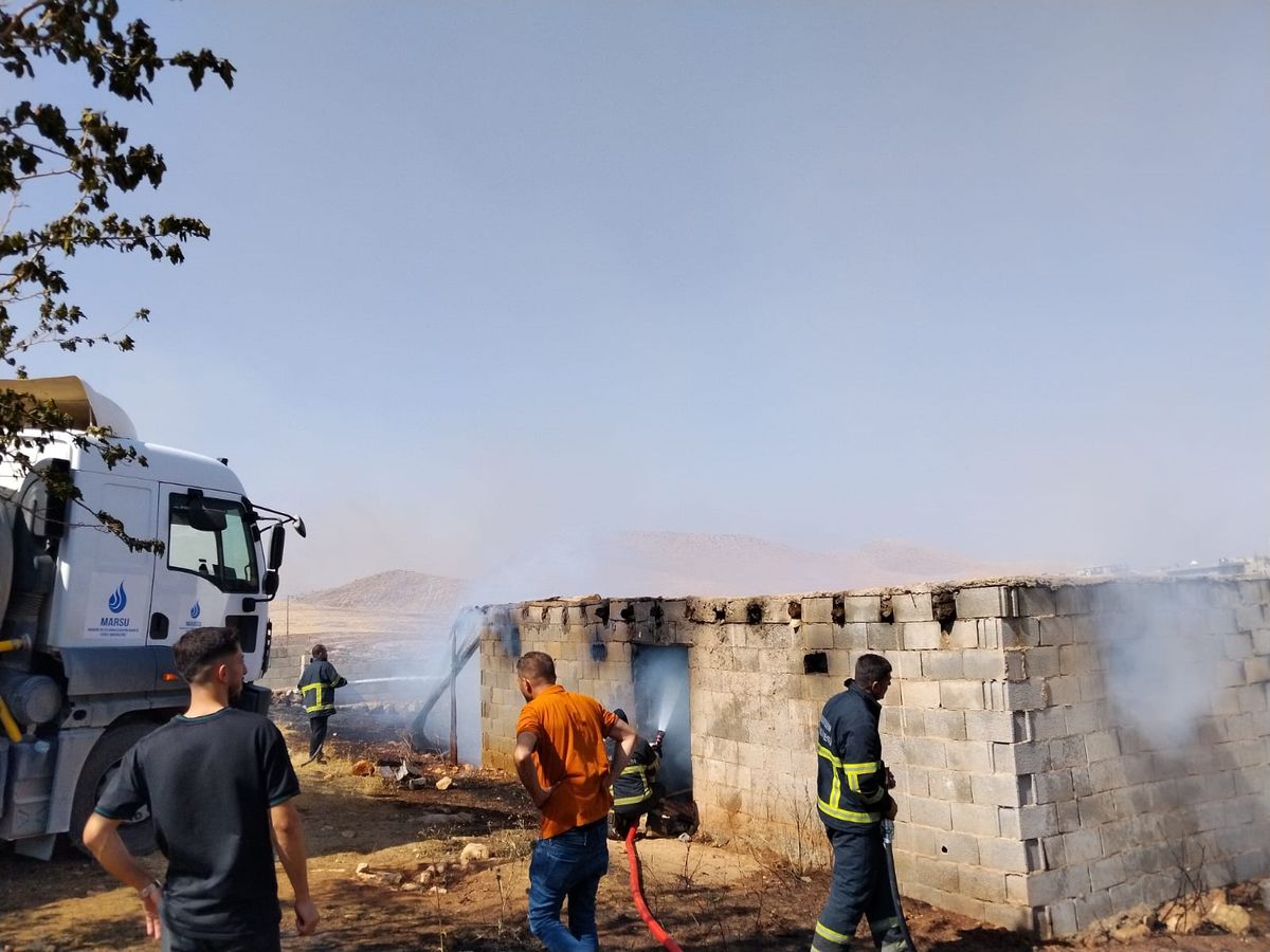 Mardin'de Anız Yangınında Yerleşim Yerine Sıçradı