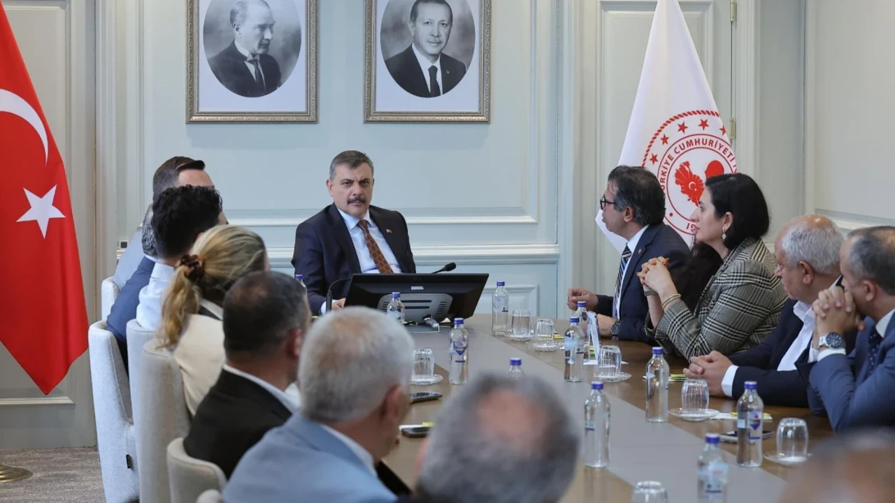 Roman toplumunun beklenti ve talepleri Bakanlık'ta ele alındı
