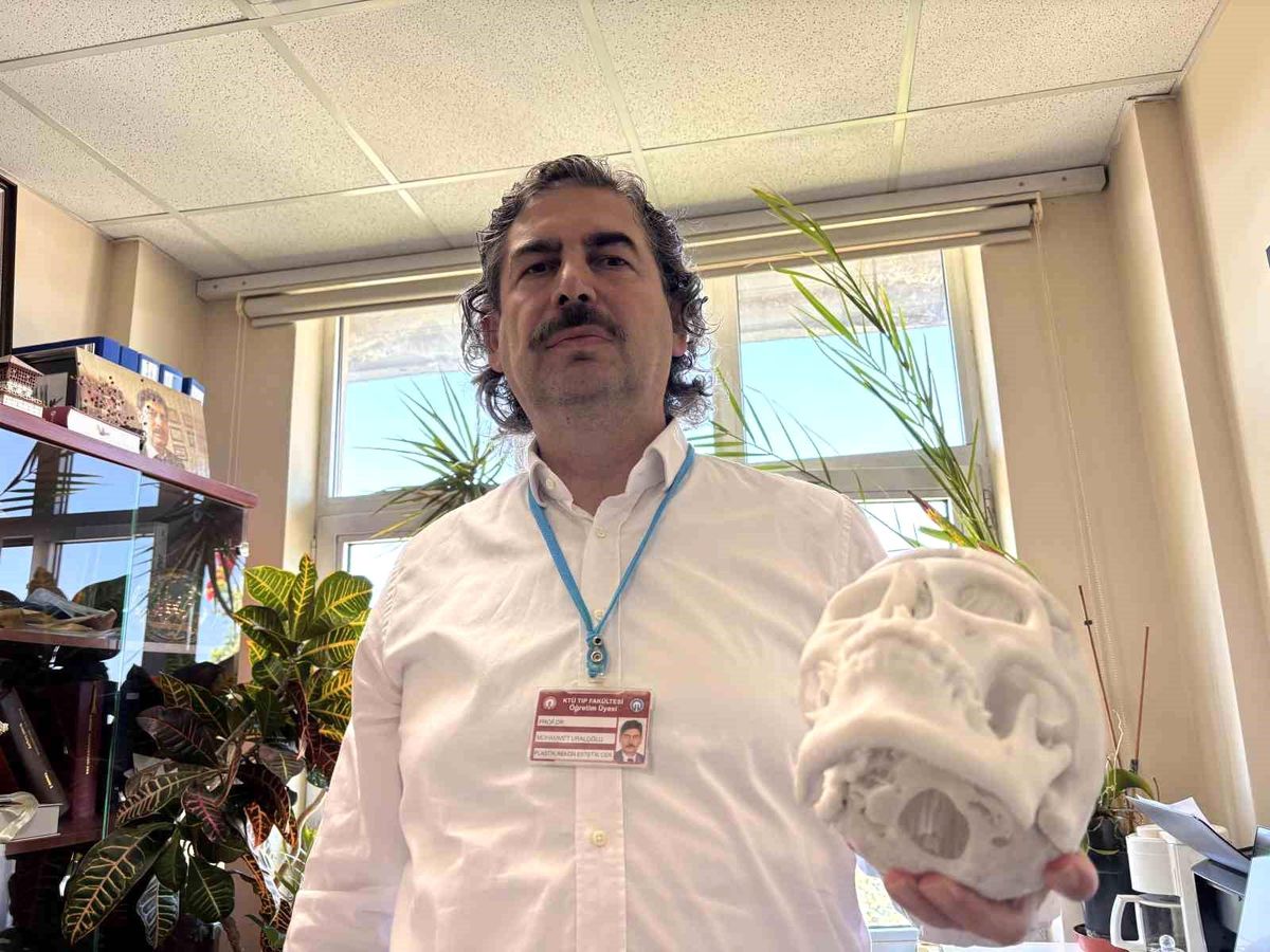 Öğretmene 3B implantla doğal alın