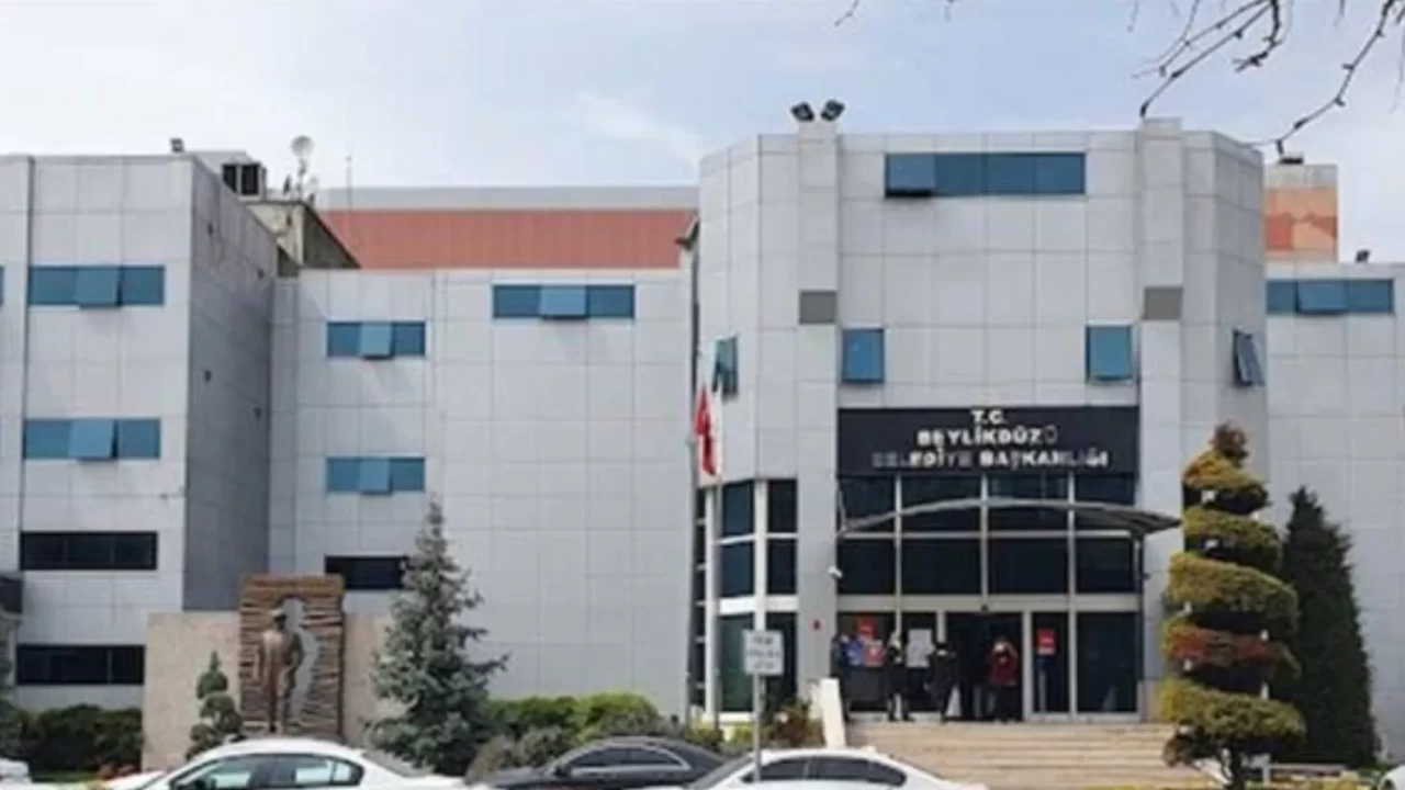 Beylikdüzü Belediyesi'ne operasyon: Çok sayıda gözaltı