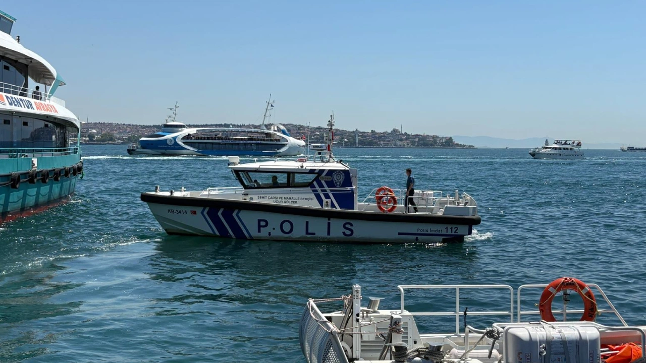 Vapurdakiler fark etti: Beşiktaş açıklarında kadın cesedi bulundu