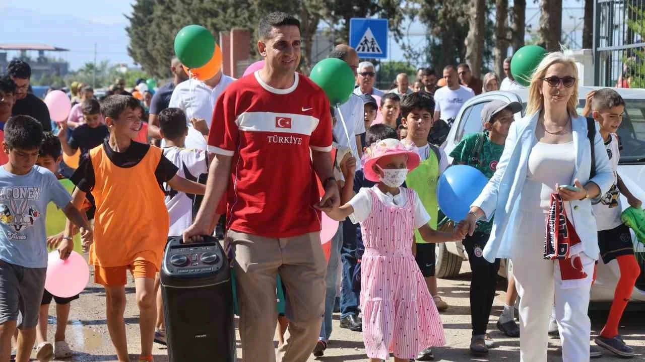 Adana’da Kadir İnanır anısına ücretsiz sinema gösterimi yapılıyor