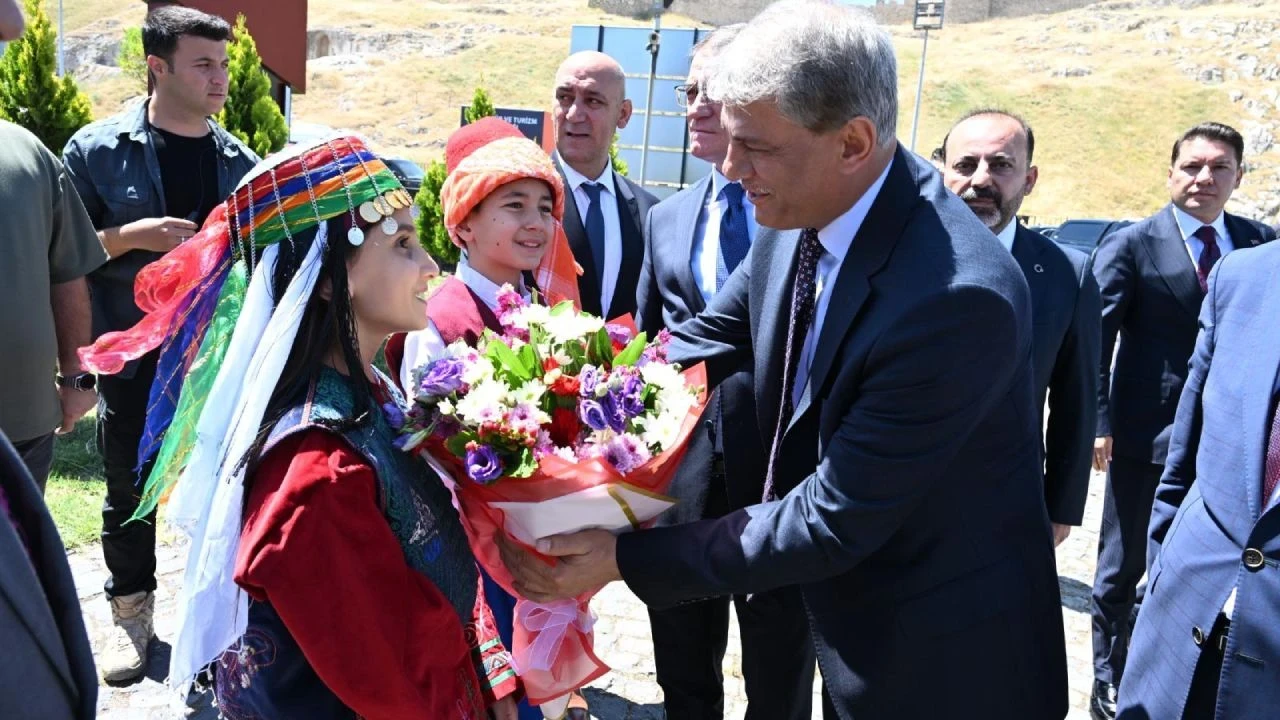 Van'da kültür, sanat ve lezzet dolu 9 günlük maraton başladı
