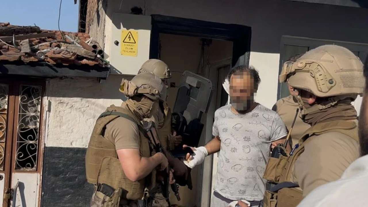 Firari cinayet hükümlüsüne operasyon: Kapıyı koçbaşıyla kıran polise şoke eden pişkinlikte söz