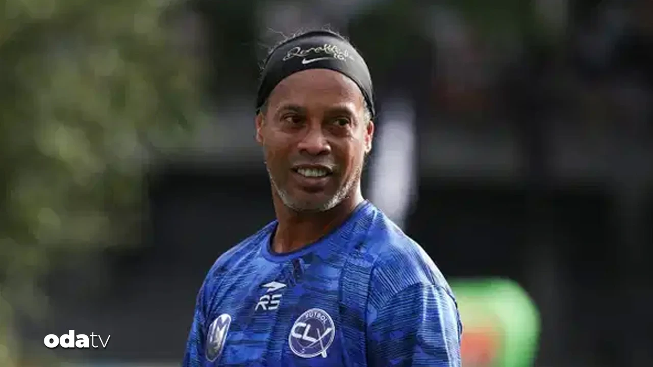 46 yaşındaki Ronaldinho futbola geri döndü