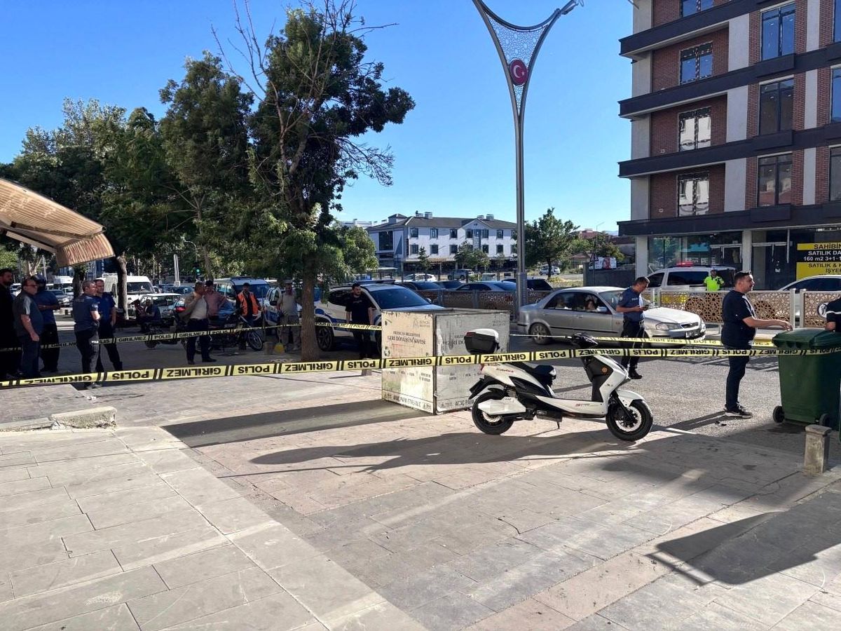 Erzincan'da bıçaklı ve sopalı kavga: 3 yaralı