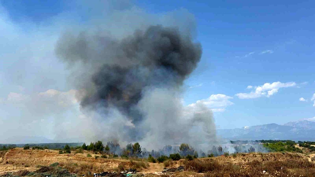 Aksu'da orman yangınına havadan ve karadan müdahale