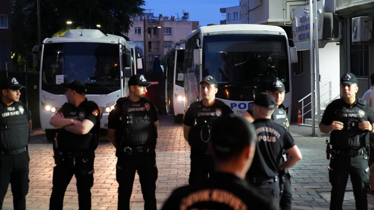 Buca'da belediye memurunun 13 yarış atına sahip olduğu ortaya çıktı