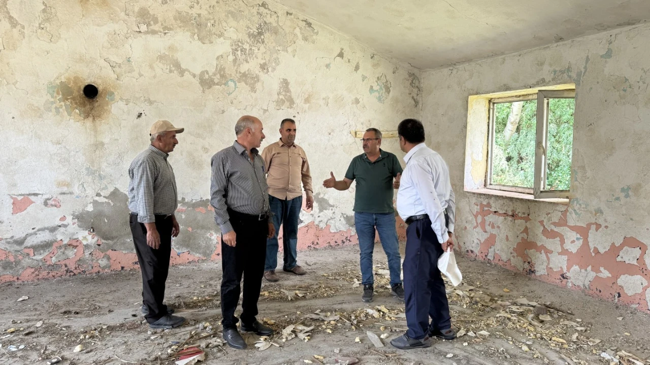 42 yıl sonra mesleğe başladığı yere gitti, bu halde buldu