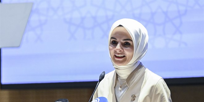 Bakan Göktaş: Evlenen çiftlere İŞKUR ve sosyal konutta öncelik verilecek