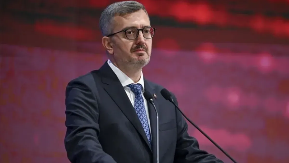 İletişim Başkanı Burhanettin Duran'dan Koruyucu Aile Günü mesajı