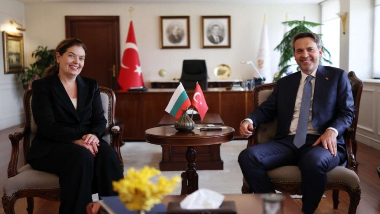 Enerji Bakanı Bayraktar, Bulgaristanlı mevkidaşı Petrova ile görüştü! Masada işbirliği imkanları var