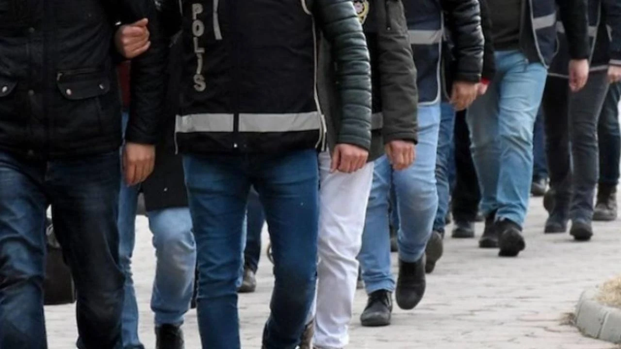 İstanbul’da ev baskınları: 16 gözaltı