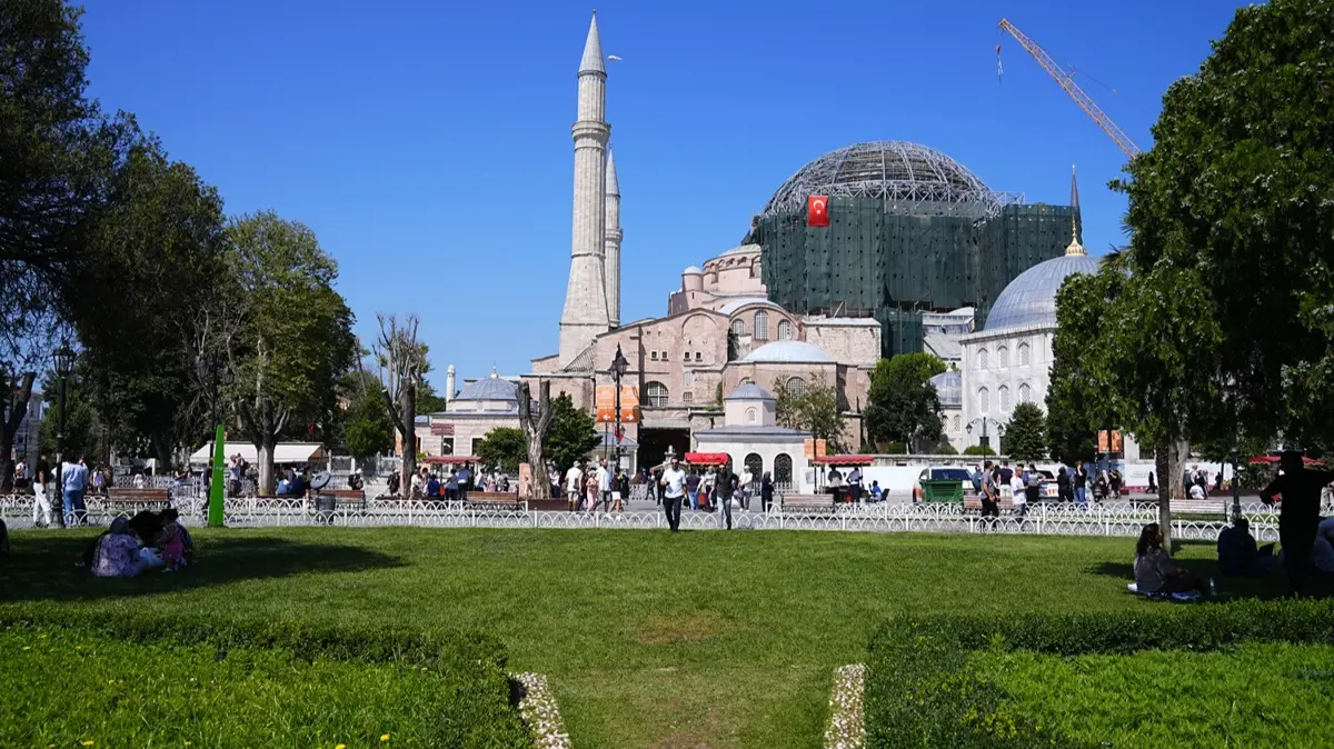 Ziyaretçi akınına uğradı: Ayasofya 30 milyondan fazla kişiyi ağırladı