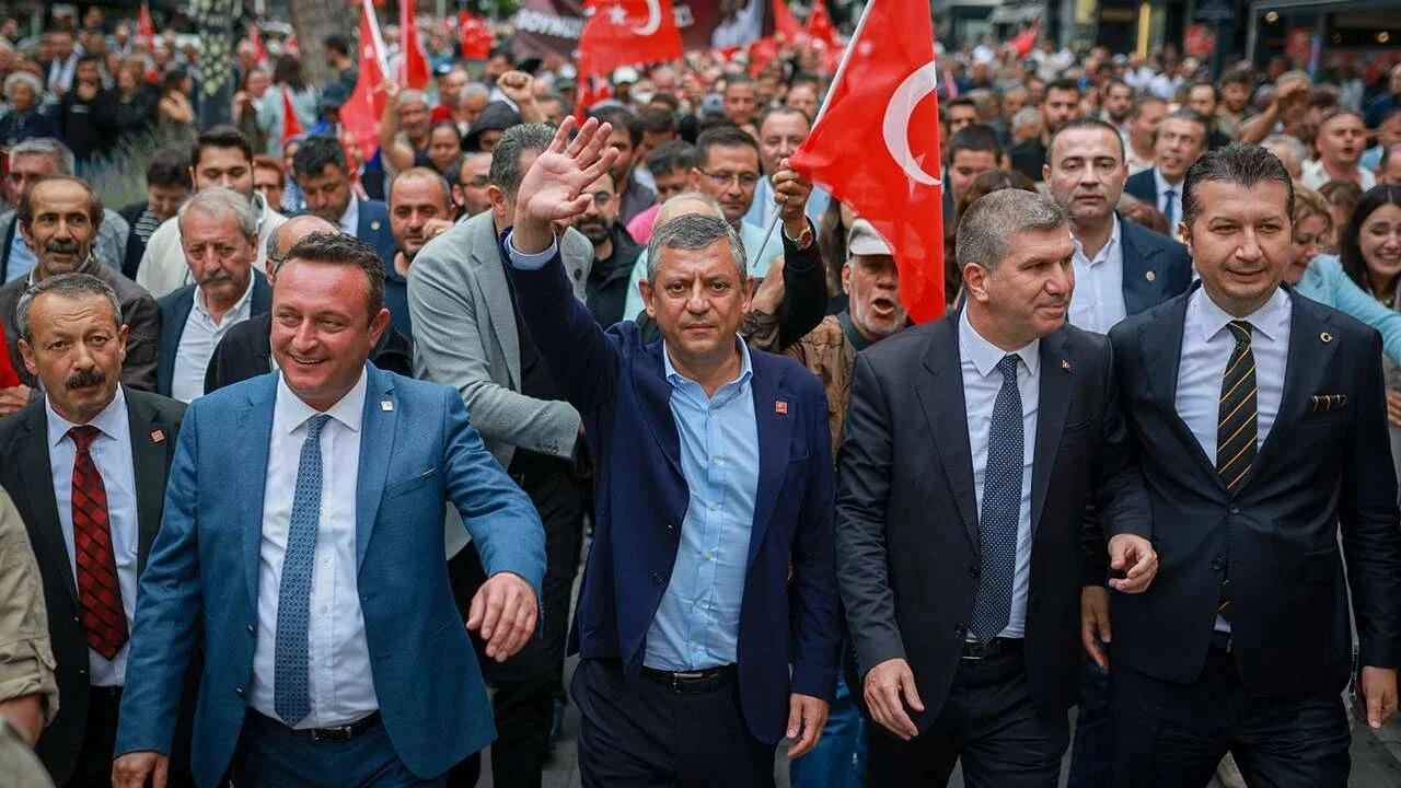 Selvi: Özgür Özel, Anadolu Birliği Partisi ile görüştü