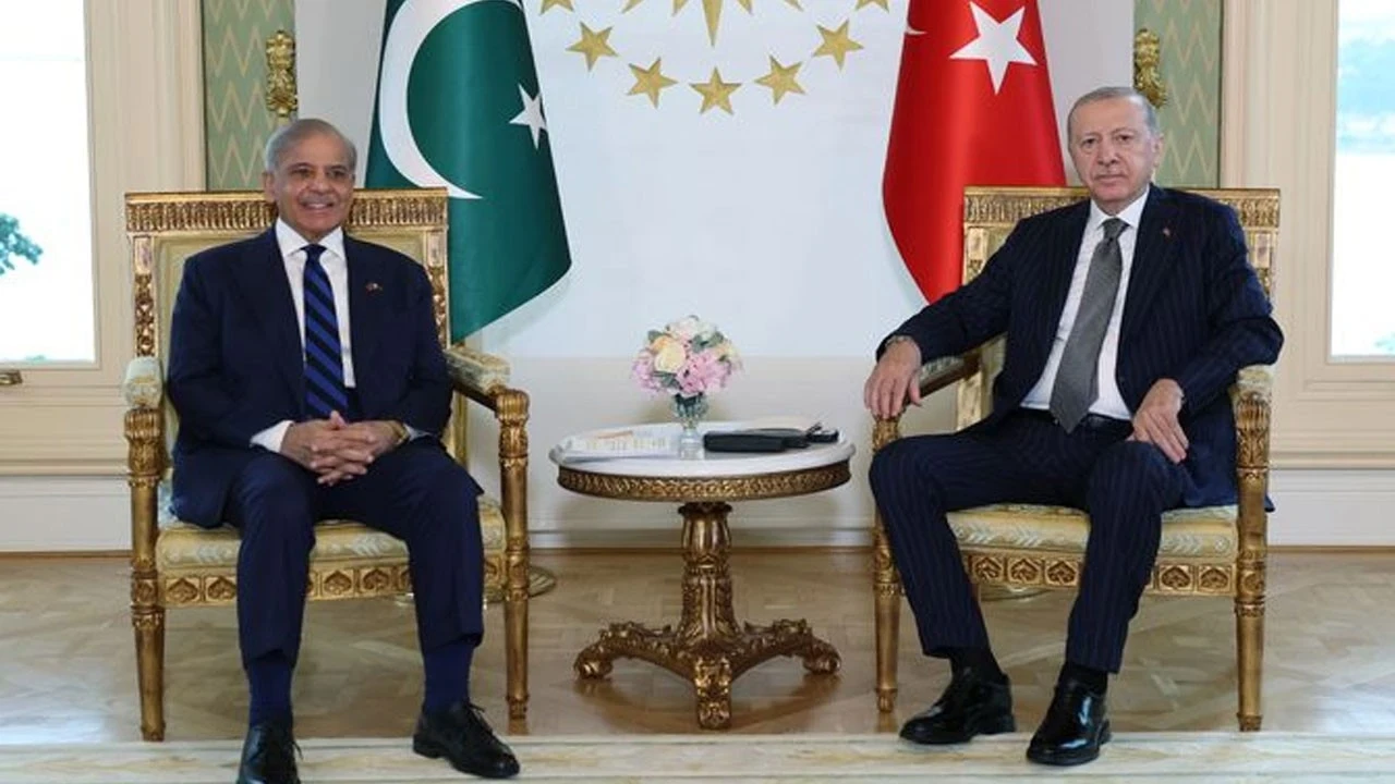 Erdoğan: Pakistan'la enerji, ulaştırma, kritik minerallerde işbirliğimizi artırmak istiyoruz