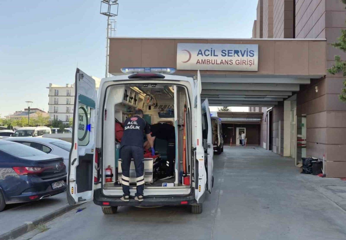 Adıyaman’da işçinin eli kumaş tıraşlama makinesine sıkıştı