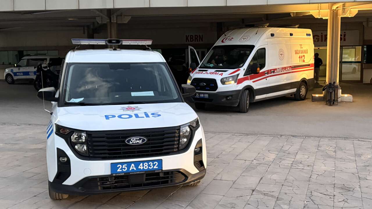 Erzurum'da iki kardeş bıçaklı saldırıya uğradı: Kardeşlerden birinin durumu ağır