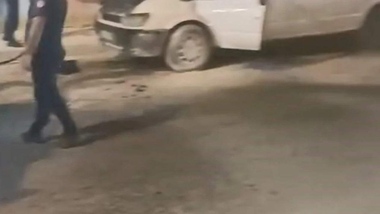 Elazığ’da seyir halindeki minibüste yangın