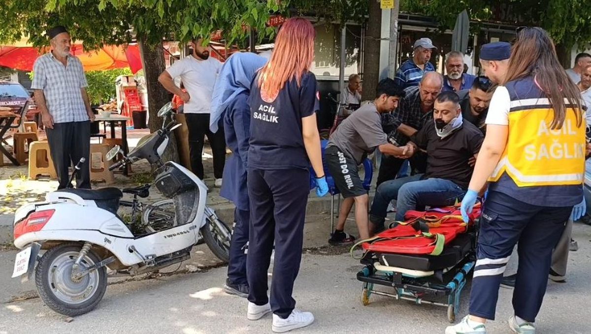 Otomobille çarpışan motosikletin sürücüsü yaralandı