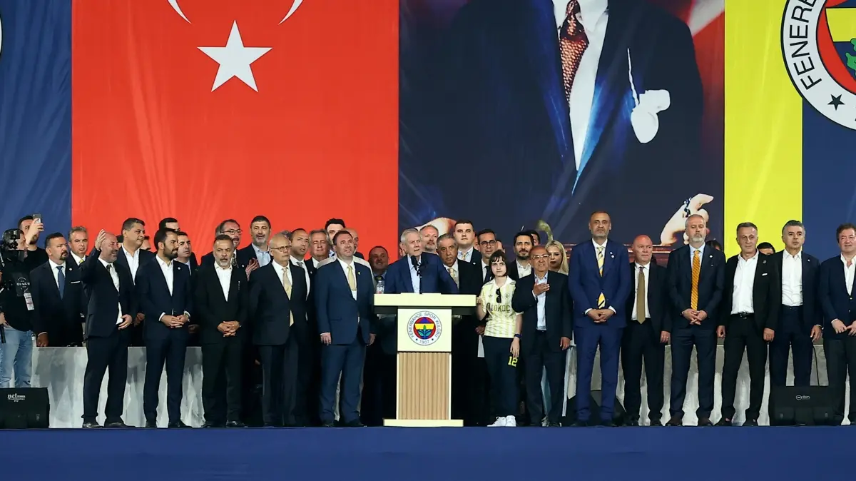 Fenerbahçe'den açıklama! 7 istifa birden