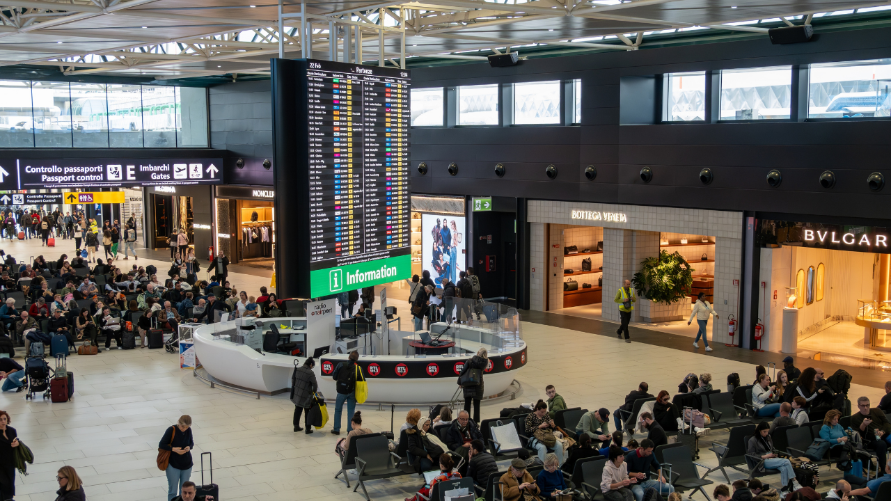 Roma havalimanlarından AB’nin yeni pasaport sistemine uyarı: 'Yazın kaos yaşanabilir'