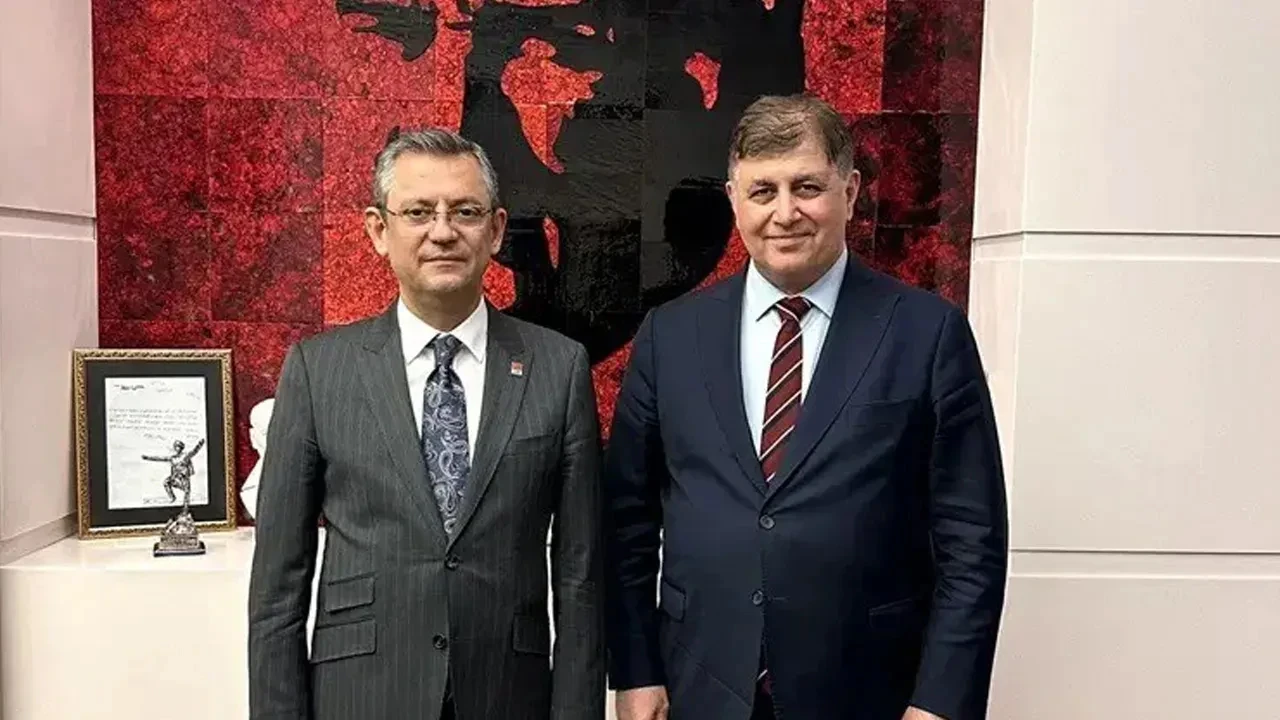 Yoğun görüşme içinde diyerek duyurdu! AK Parti'ye geçmek istiyor